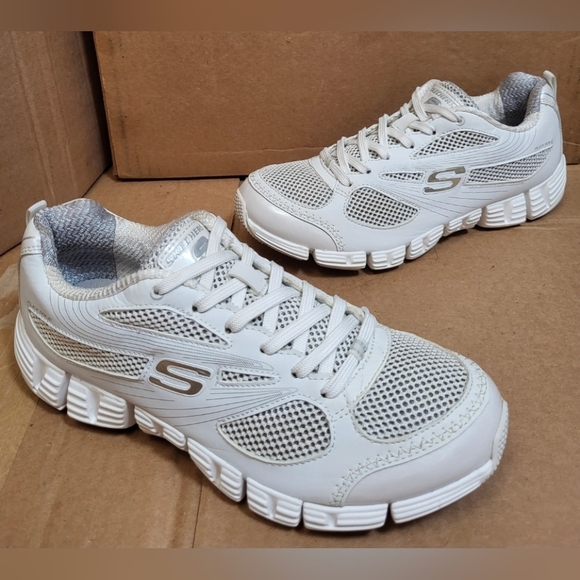 Skechers Sports Flex Sole Stride White/Silver Sneaker Women Size 7.5 - Picture 1 of 9